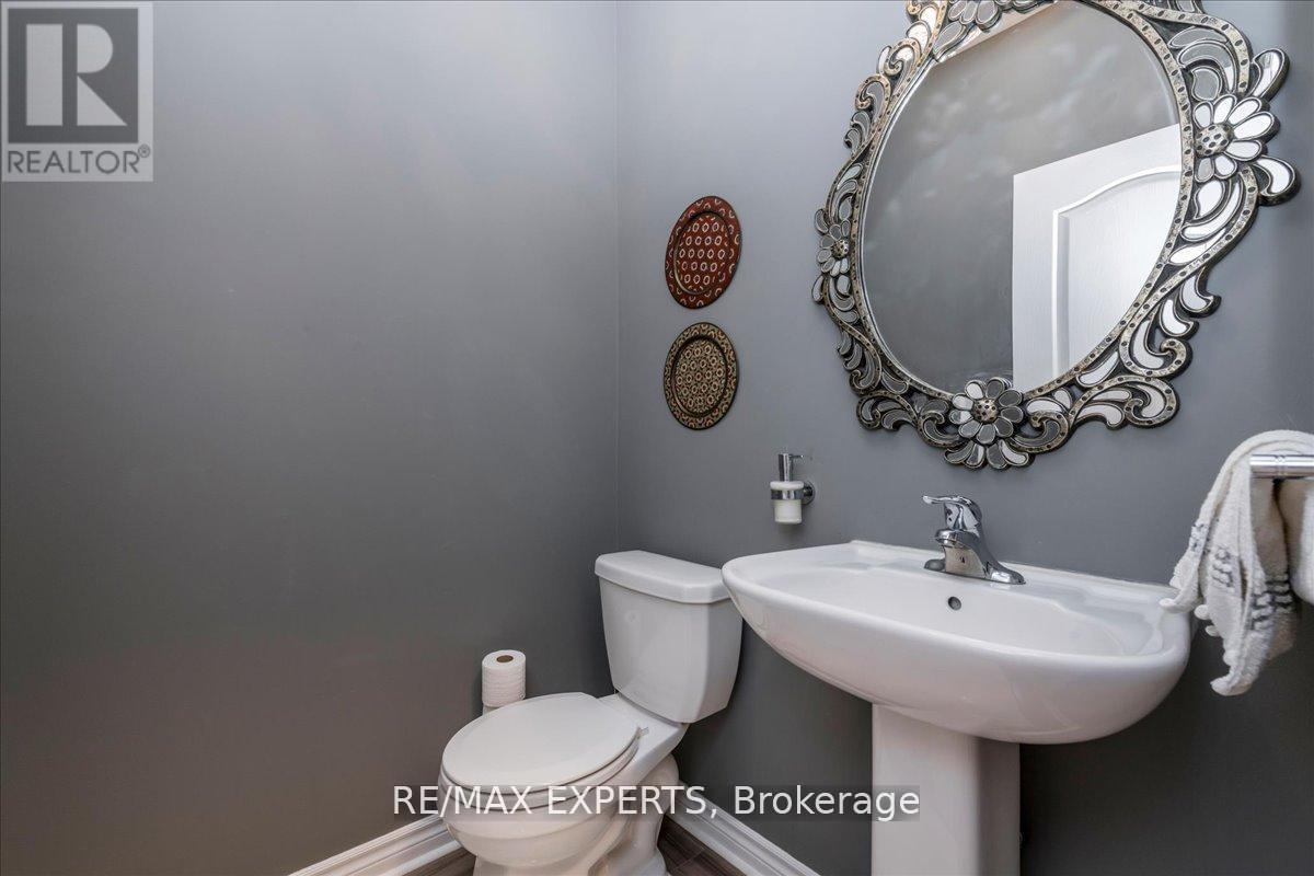 12 Mount Crescent, Essa, Ontario  L3W 0N4 - Photo 17 - N12738154