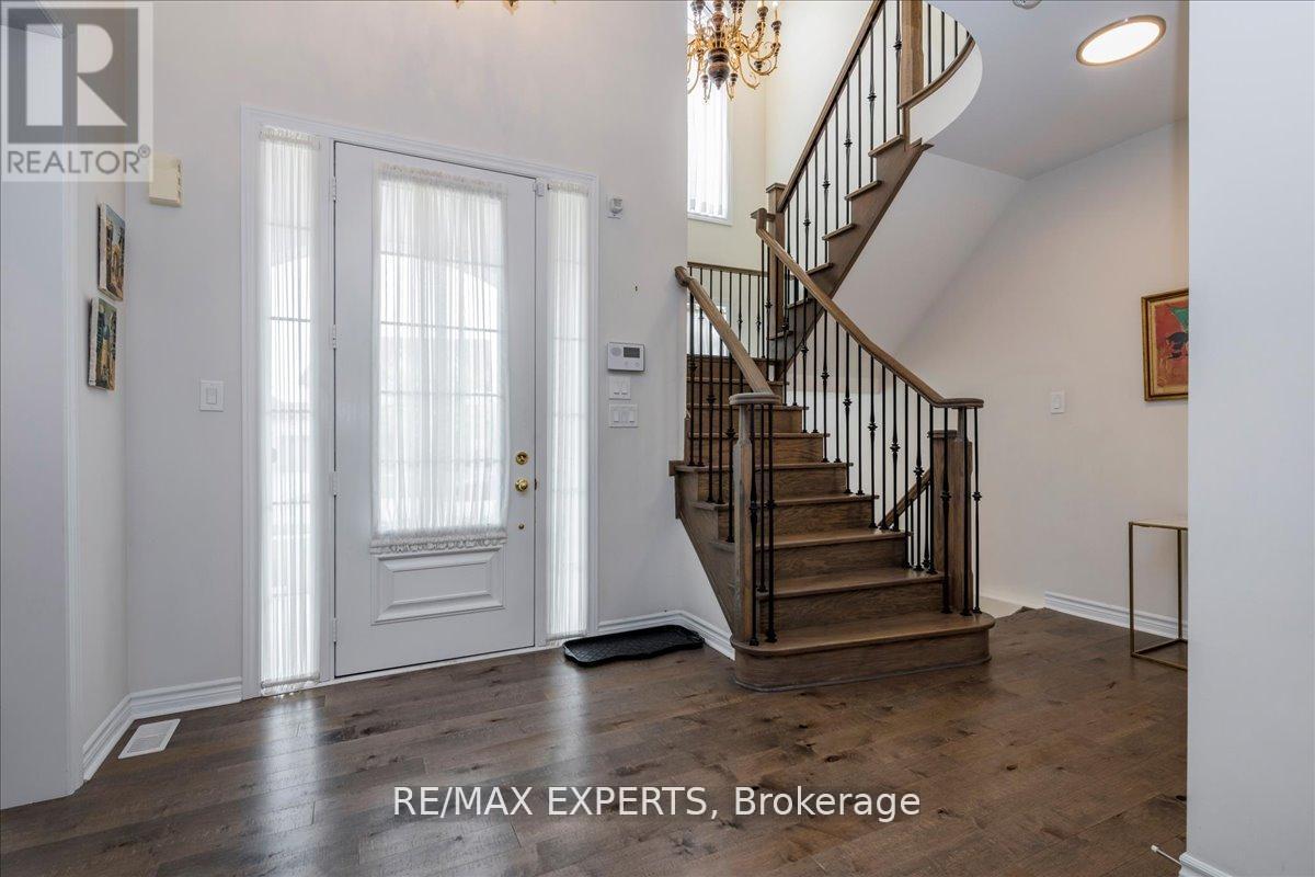 12 Mount Crescent, Essa, Ontario  L3W 0N4 - Photo 3 - N12738154