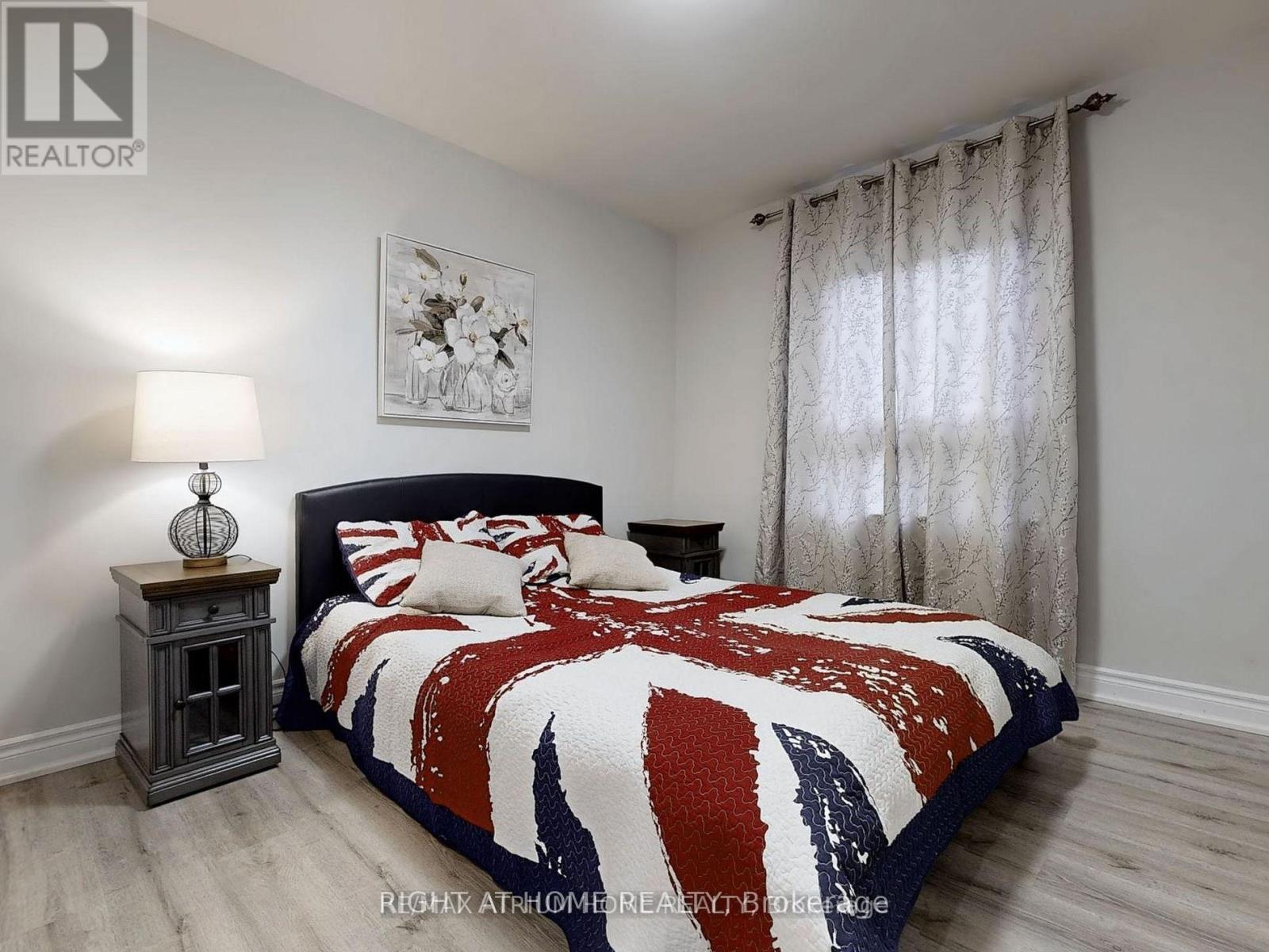 Main Floor - 347 Osiris Drive, Richmond Hill, Ontario  L4C 2P6 - Photo 11 - N12738212