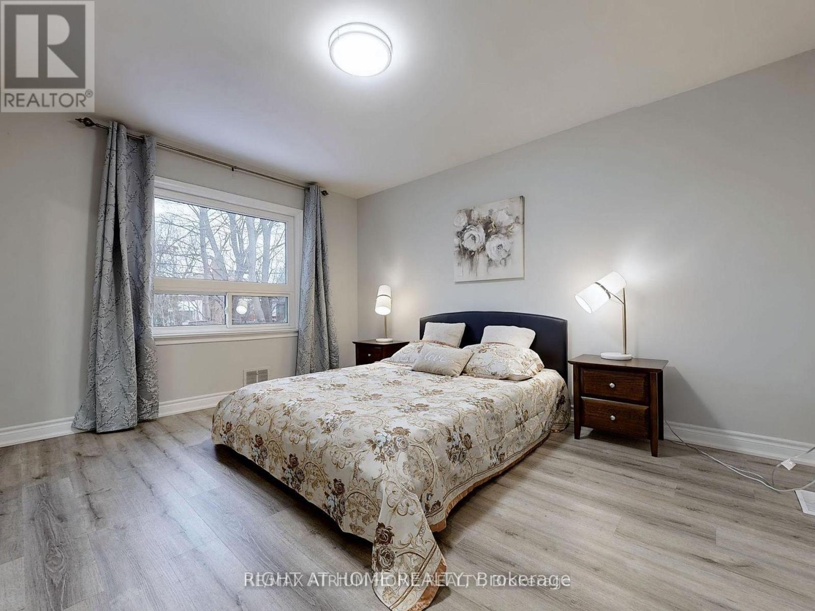 Main Floor - 347 Osiris Drive, Richmond Hill, Ontario  L4C 2P6 - Photo 12 - N12738212