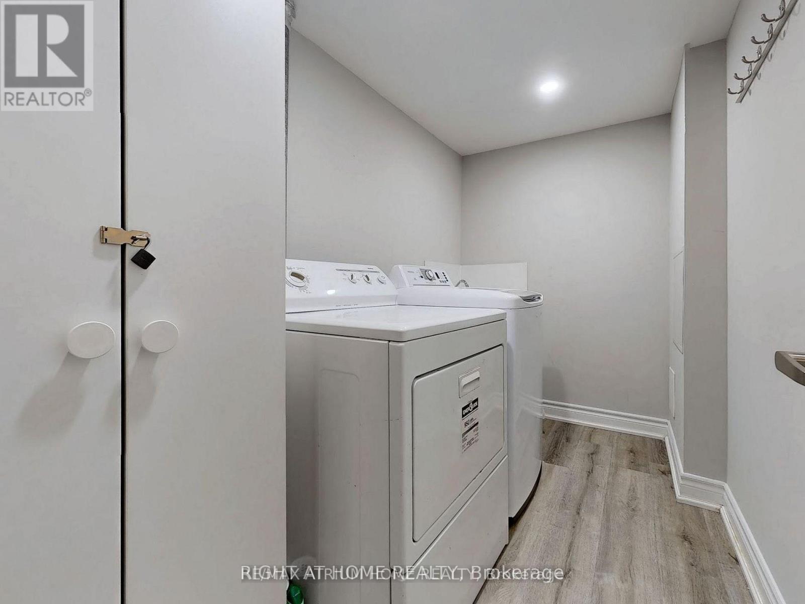 Main Floor - 347 Osiris Drive, Richmond Hill, Ontario  L4C 2P6 - Photo 15 - N12738212