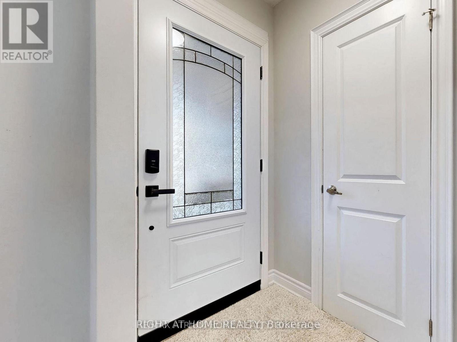 Main Floor - 347 Osiris Drive, Richmond Hill, Ontario  L4C 2P6 - Photo 3 - N12738212