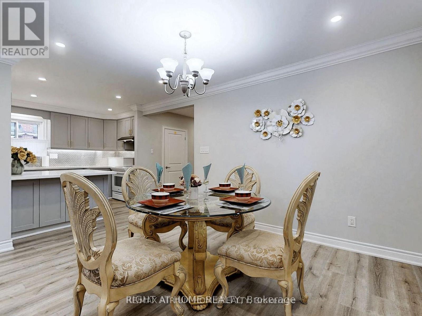 Main Floor - 347 Osiris Drive, Richmond Hill, Ontario  L4C 2P6 - Photo 7 - N12738212