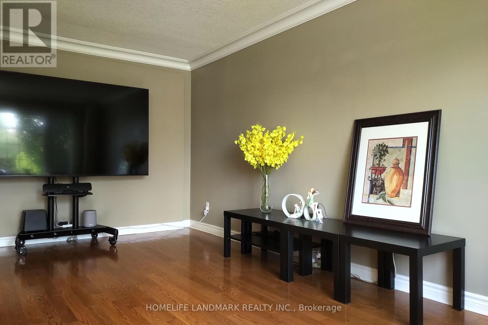 3666 Sawmill Valley Drive, Mississauga, Ontario  L5L 2P6 - Photo 8 - W12427447