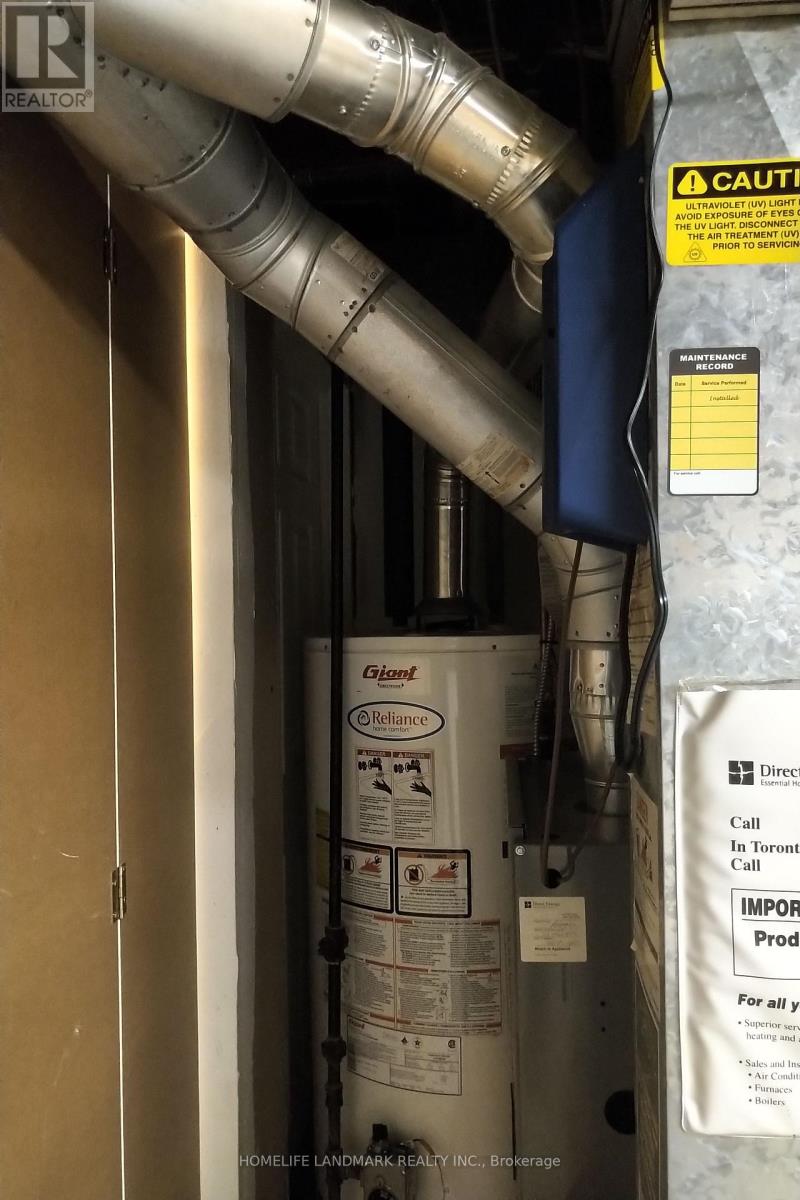 3666 Sawmill Valley Drive, Mississauga, Ontario  L5L 2P6 - Photo 36 - W12427447