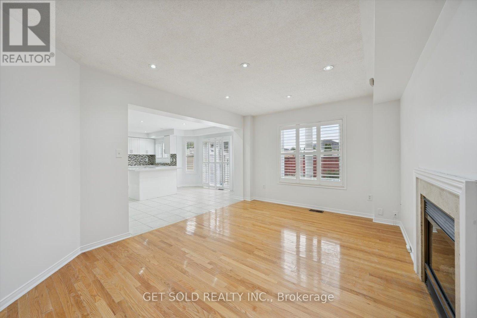 36 Field Thistle Drive, Brampton, Ontario  L6R 3A8 - Photo 11 - W12488016