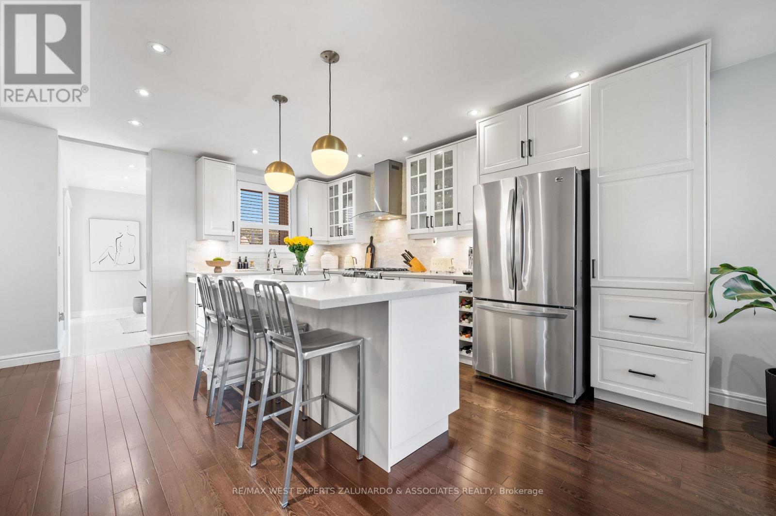 18 Smallwood Drive, Toronto, Ontario  M3M 1K8 - Photo 10 - W12487745