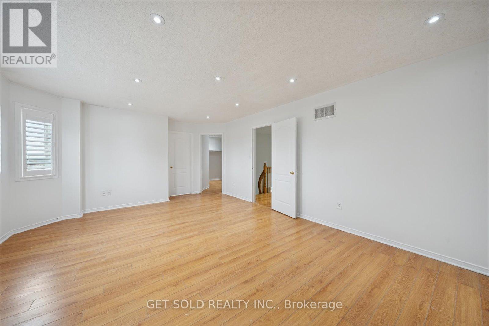 36 Field Thistle Drive, Brampton, Ontario  L6R 3A8 - Photo 17 - W12488016