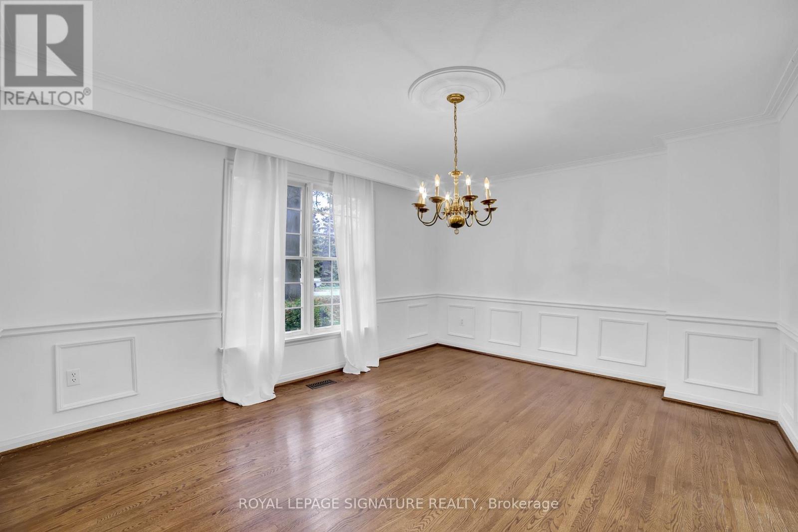 312 Dalewood Drive, Oakville, Ontario  L6J 4P5 - Photo 17 - W12488364