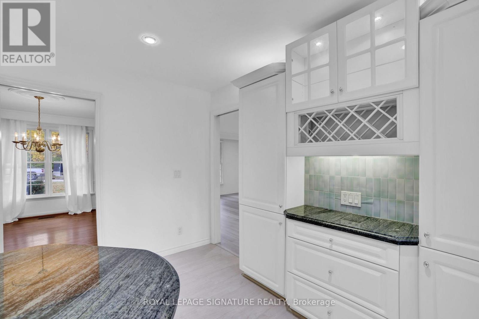 312 Dalewood Drive, Oakville, Ontario  L6J 4P5 - Photo 15 - W12488364