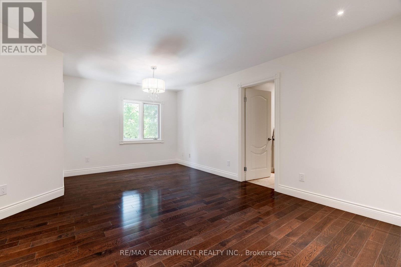 106 Appleby Place, Burlington, Ontario  L7L 2X1 - Photo 25 - W12505920