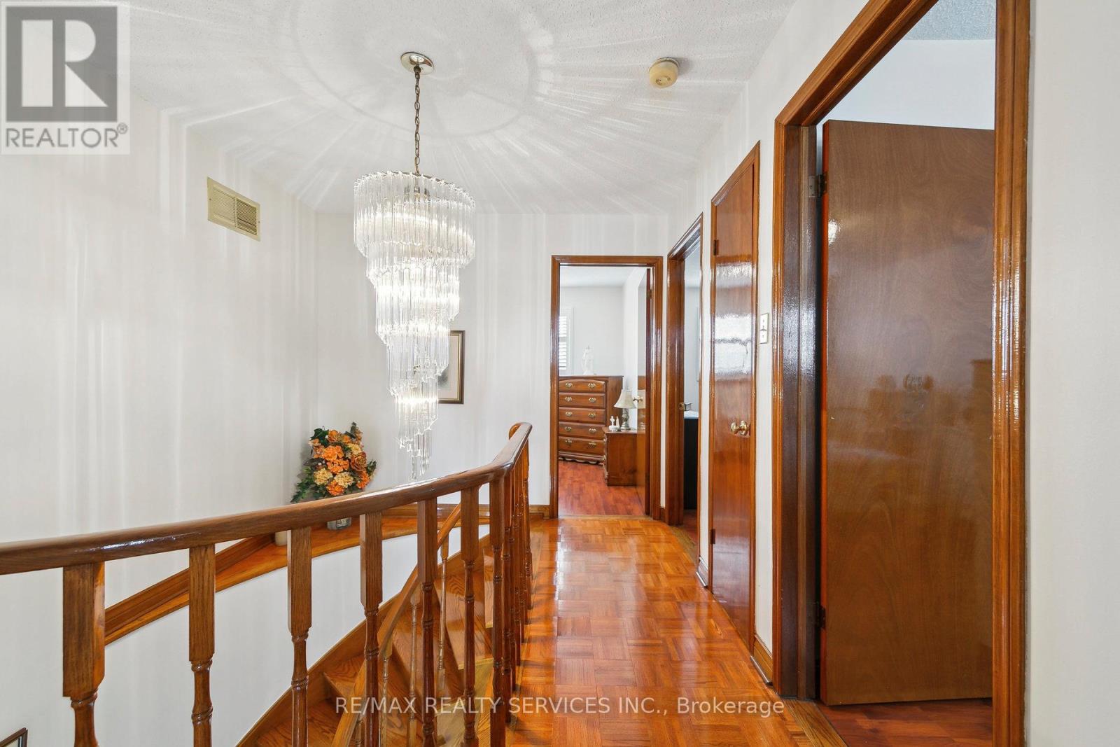 247 Vodden Street W, Brampton, Ontario  L6X 2X7 - Photo 18 - W12553934