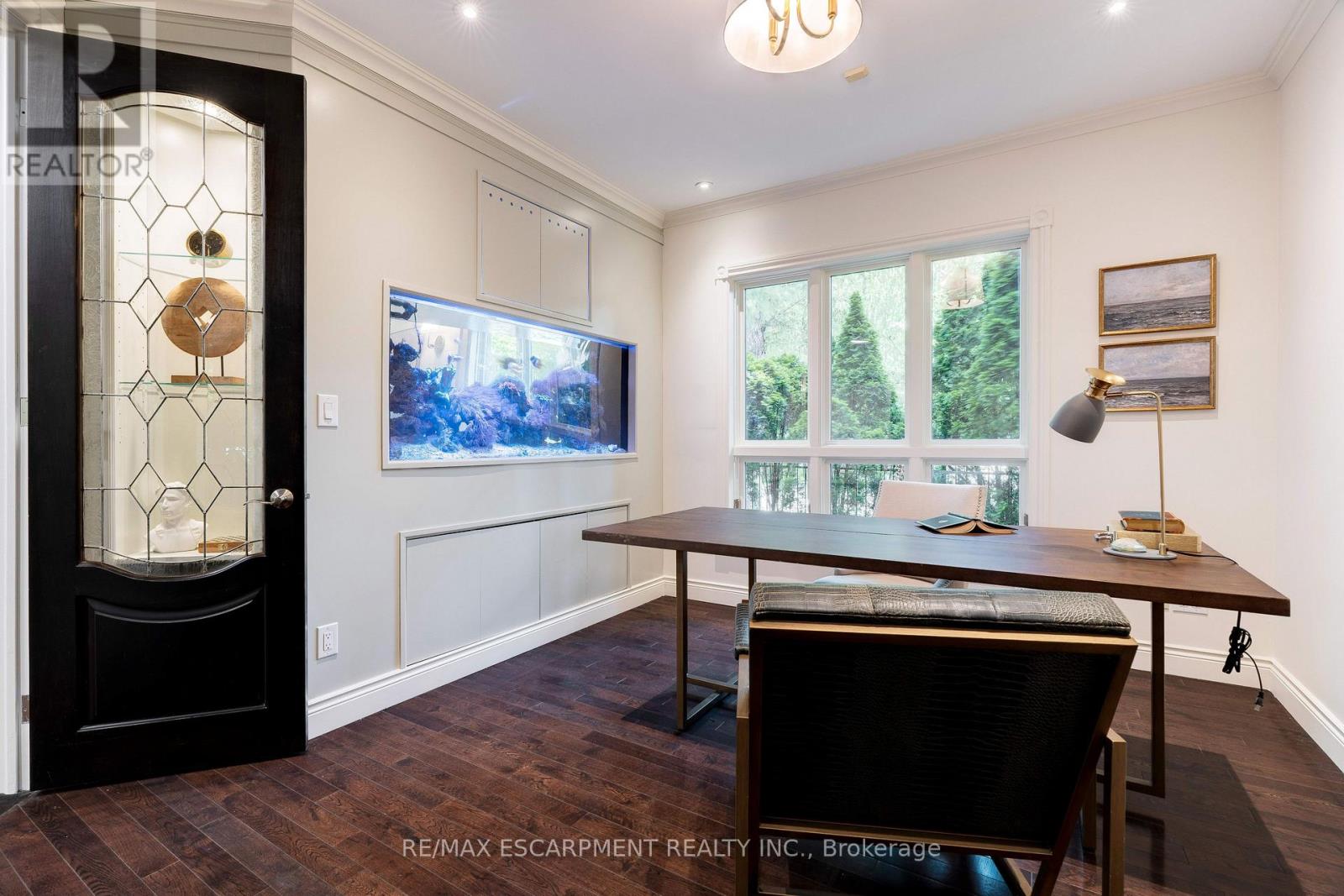 106 Appleby Place, Burlington, Ontario  L7L 2X1 - Photo 7 - W12505920