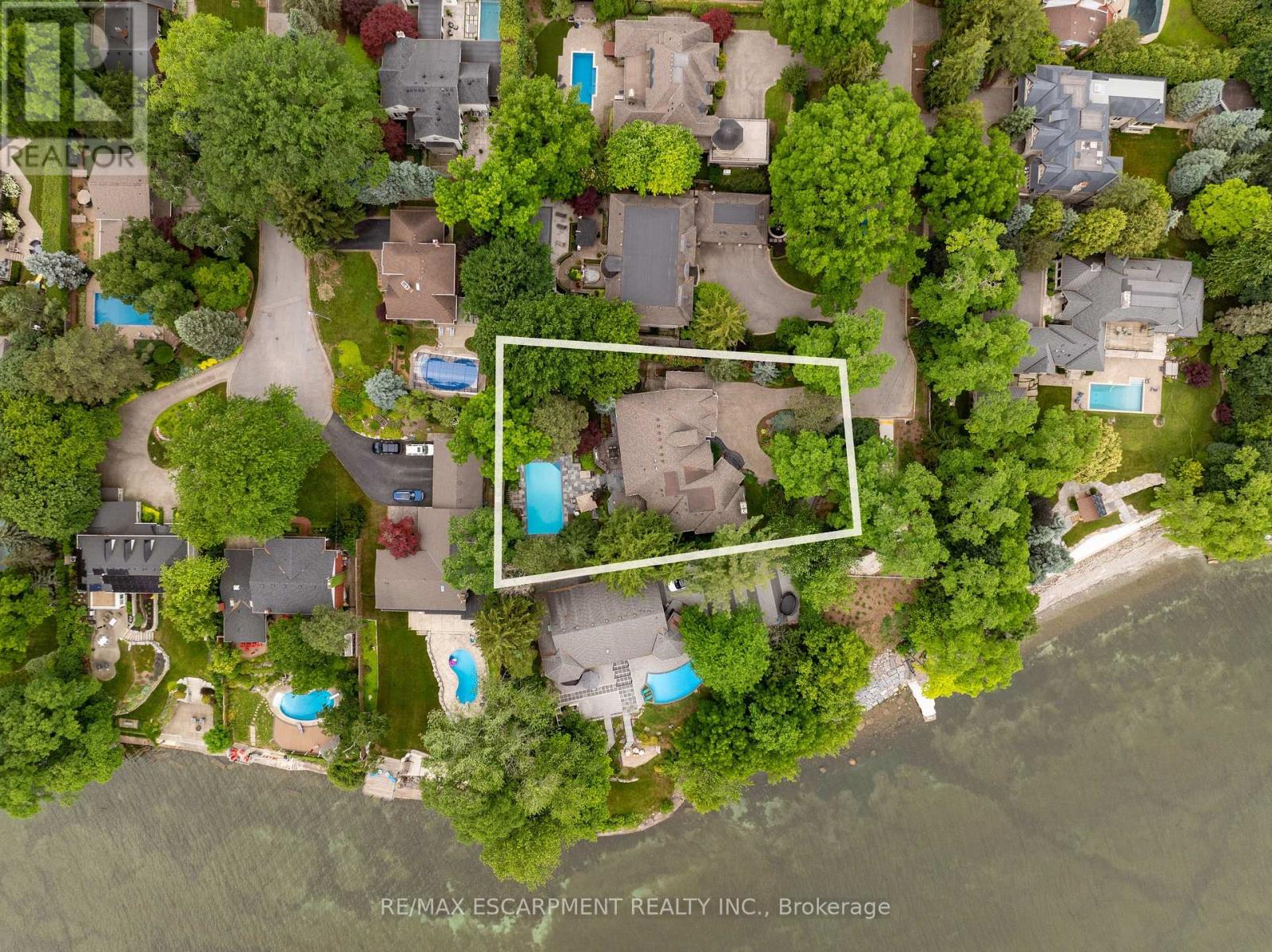 106 Appleby Place, Burlington, Ontario  L7L 2X1 - Photo 44 - W12505920