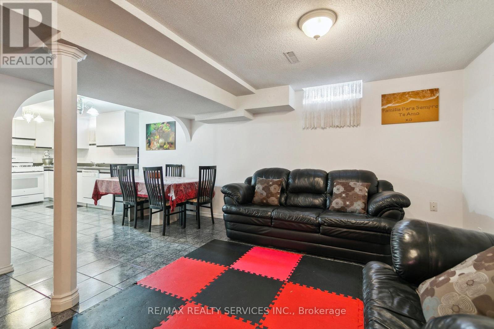 247 Vodden Street W, Brampton, Ontario  L6X 2X7 - Photo 35 - W12553934