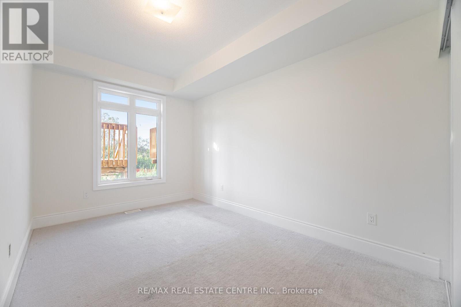 20 Foxsparrow Road, Brampton, Ontario  L6R 4C9 - Photo 8 - W12488850