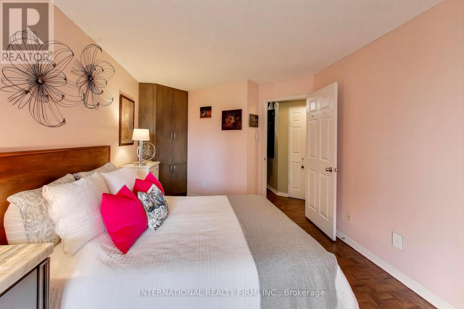 316 - 1485 Lakeshore Road E, Mississauga, Ontario  L5E 3G2 - Photo 13 - W12553964