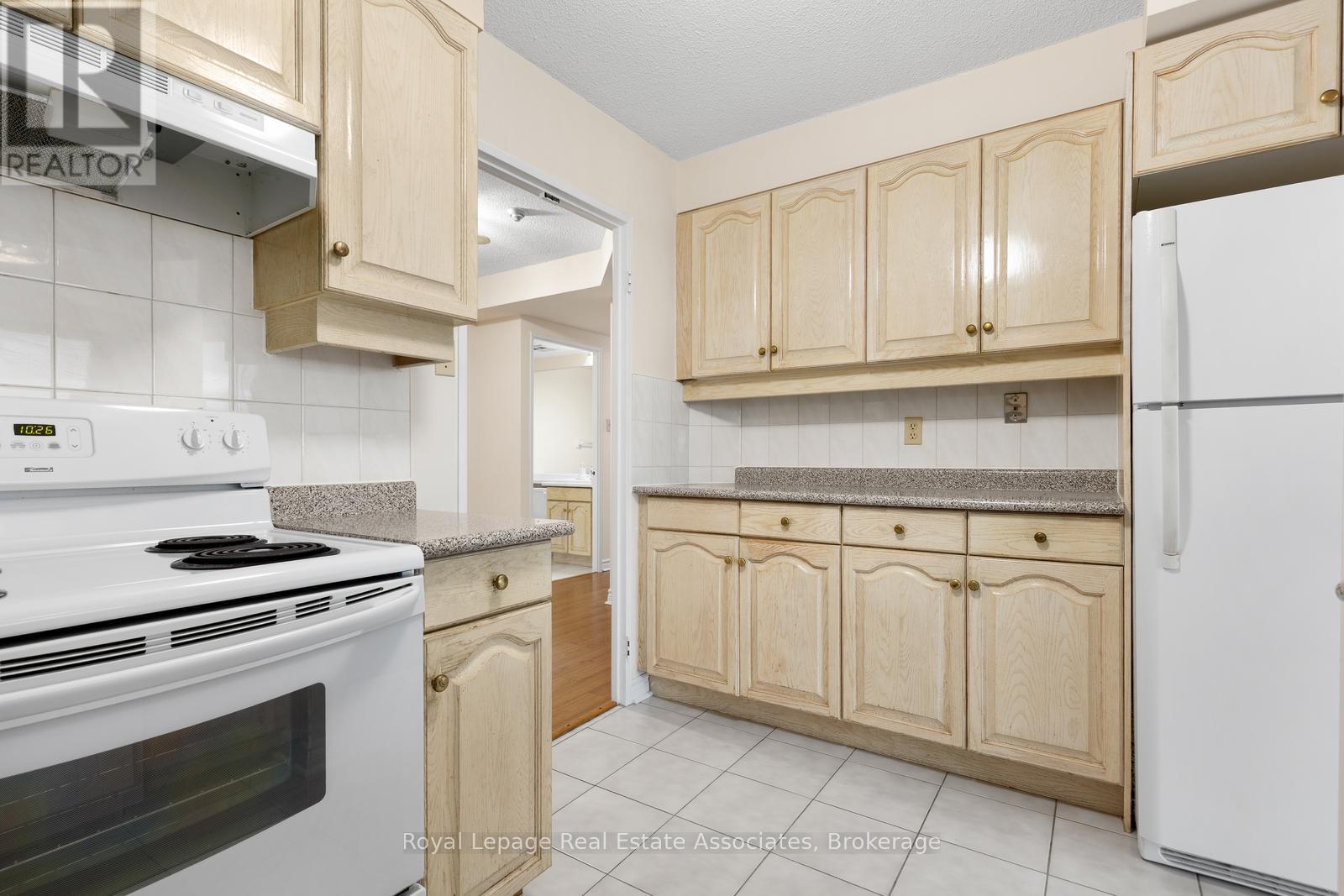 1604 - 2155 Burnhamthorpe Road W, Mississauga, Ontario  L5L 5P4 - Photo 12 - W12554176