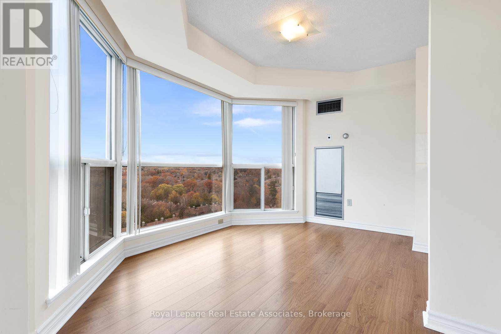 1604 - 2155 Burnhamthorpe Road W, Mississauga, Ontario  L5L 5P4 - Photo 8 - W12554176