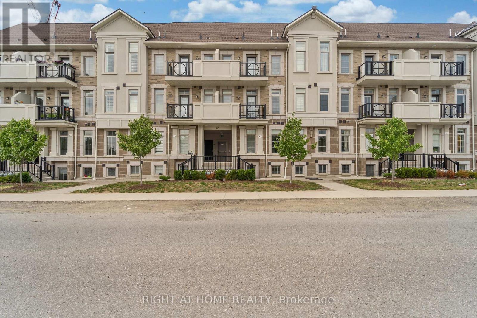 45 - 65 Armdale Road E, Mississauga, Ontario  L4Z 0C7 - Photo 2 - W12554668