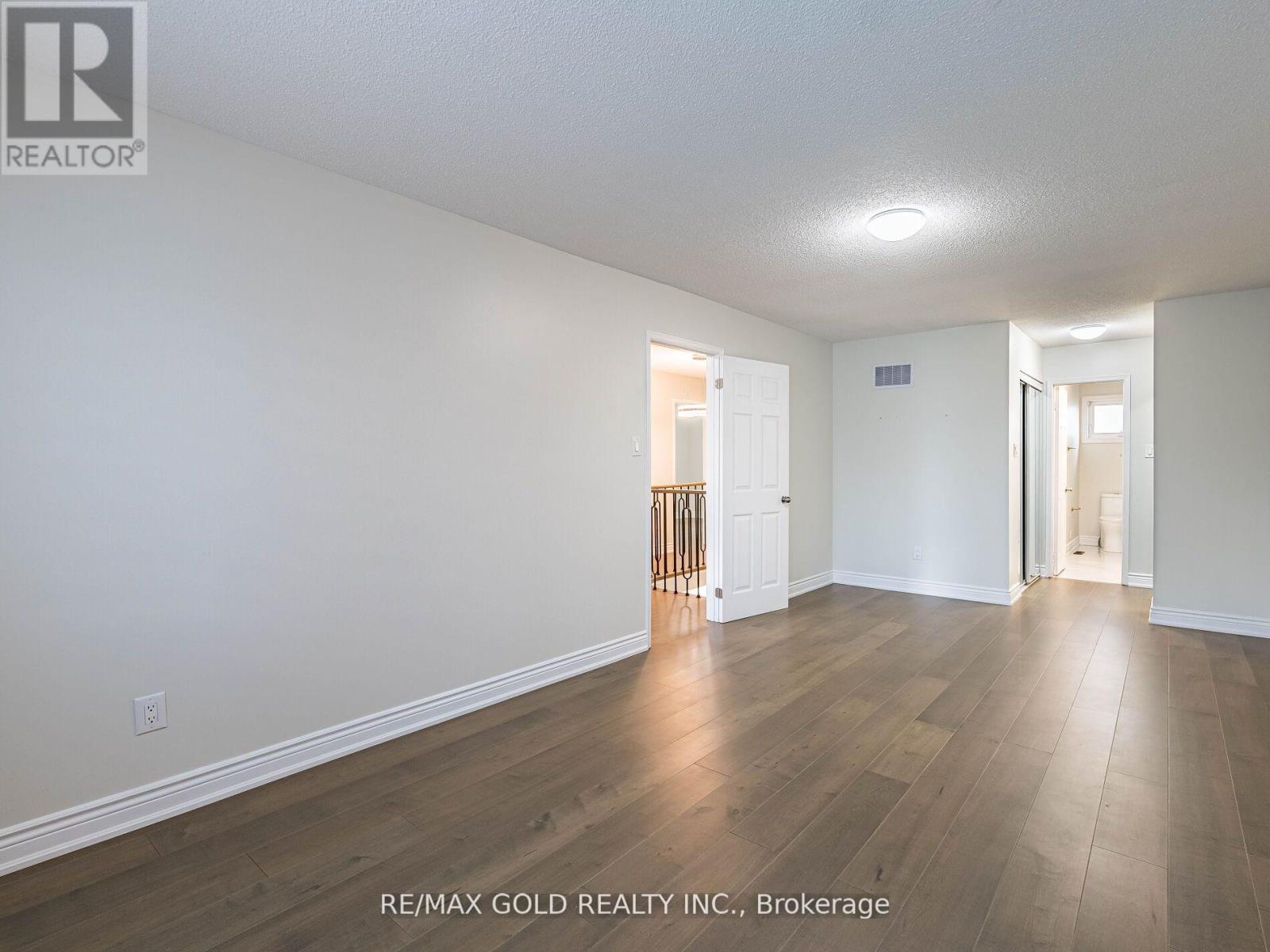 Upper - 3 Hawkway Court, Brampton, Ontario  L6Y 4K7 - Photo 24 - W12554382