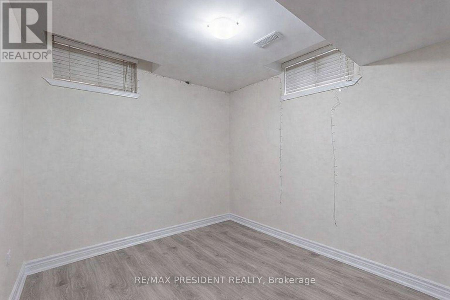 111 Sandmere Avenue, Brampton, Ontario  L6Z 4A5 - Photo 5 - W12662138