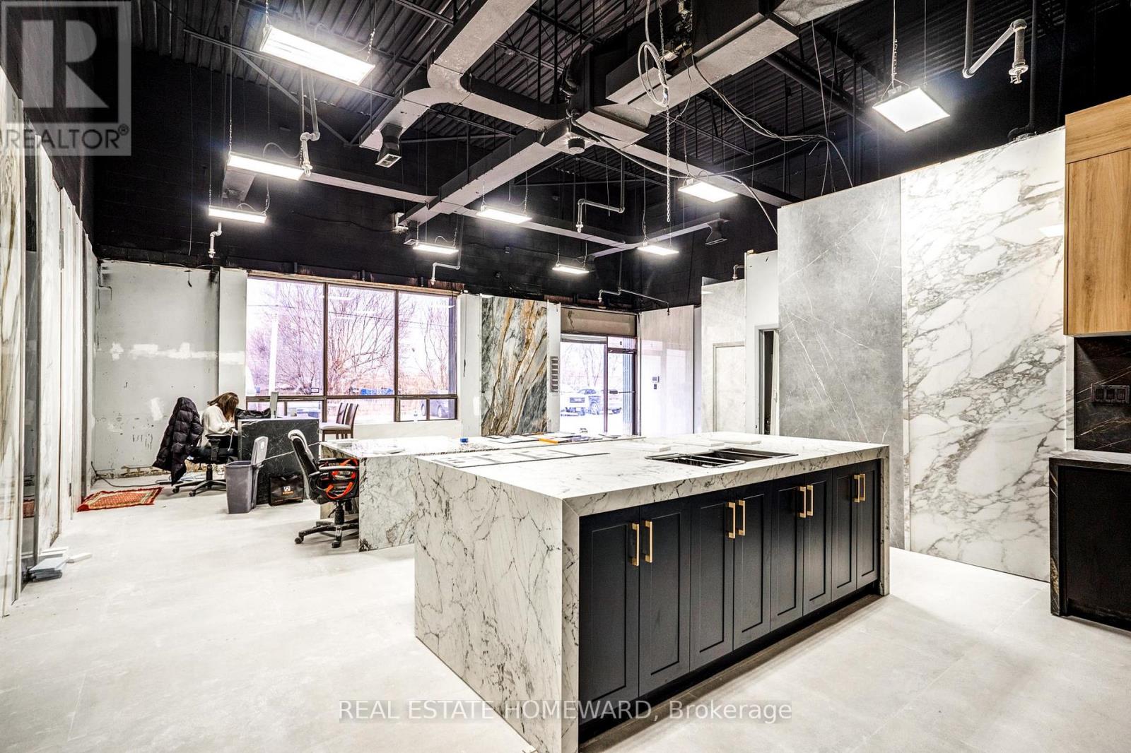 Unit 3 - 170 Bovaird Drive W, Brampton, Ontario  L7A 0H3 - Photo 8 - W12733152