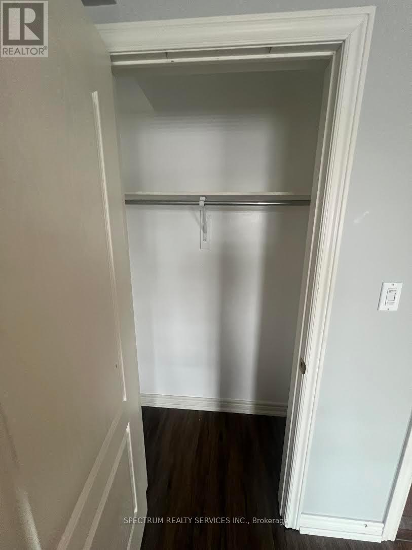 2nd Floor - 102 Evelyn Wiggins Drive, Toronto, Ontario  M3J 0E4 - Photo 6 - W12735312