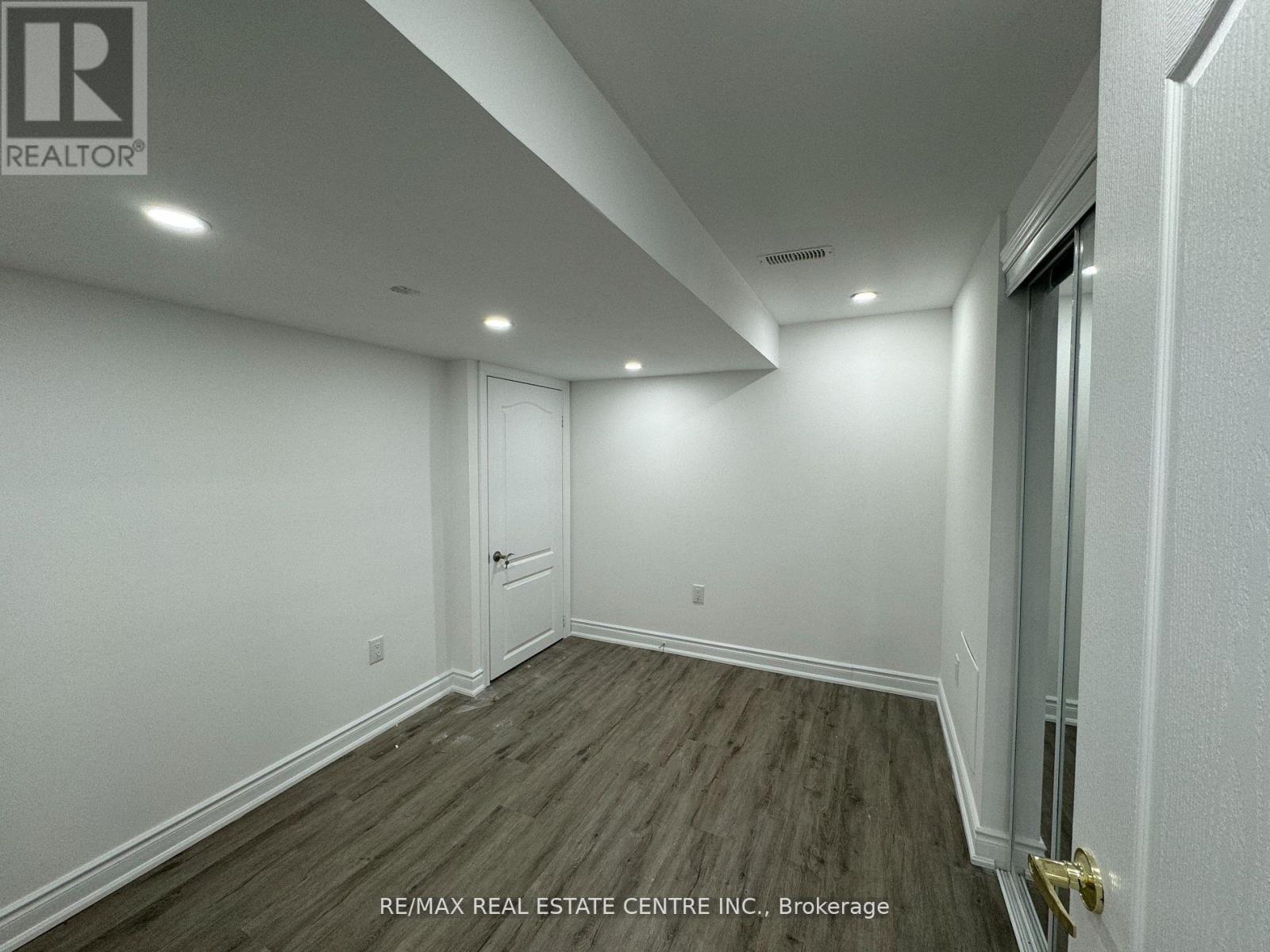 Bsmt - 5644 Kellandy Run Road, Mississauga, Ontario  L5M 7A7 - Photo 12 - W12738138