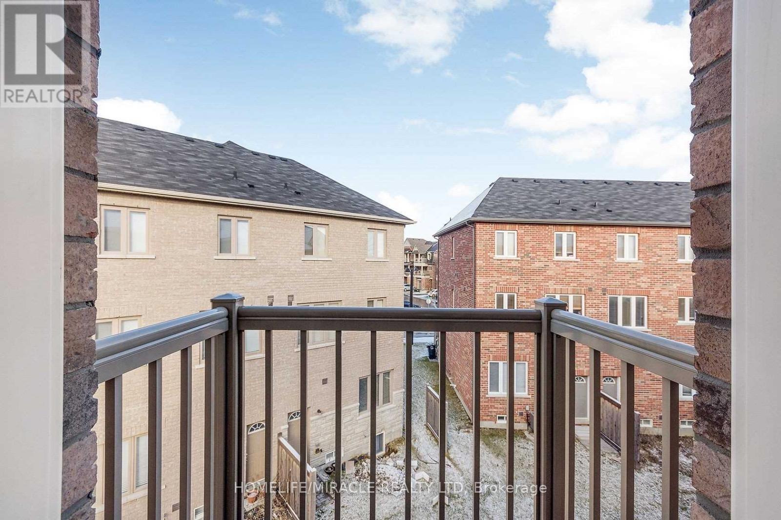 12 Sprucewood Road, Brampton, Ontario  L6Z 0B4 - Photo 12 - W12738142