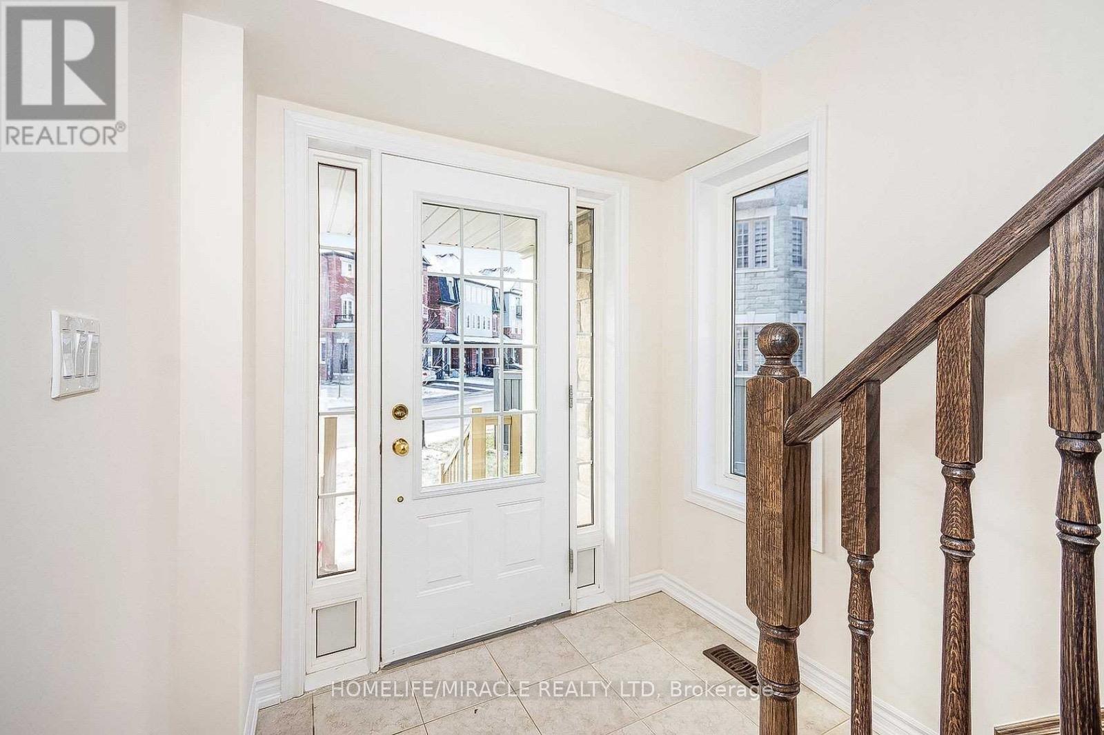 12 Sprucewood Road, Brampton, Ontario  L6Z 0B4 - Photo 2 - W12738142