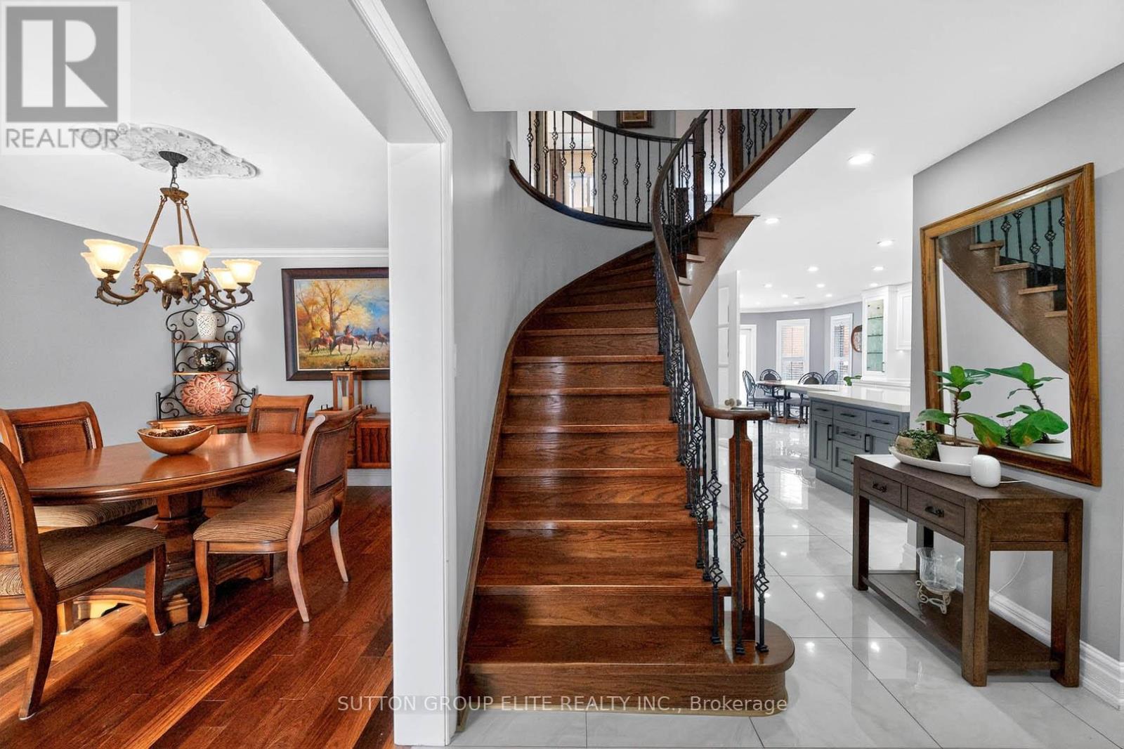 5204 Swiftcurrent Trail, Mississauga, Ontario  L5R 2H8 - Photo 2 - W12738146