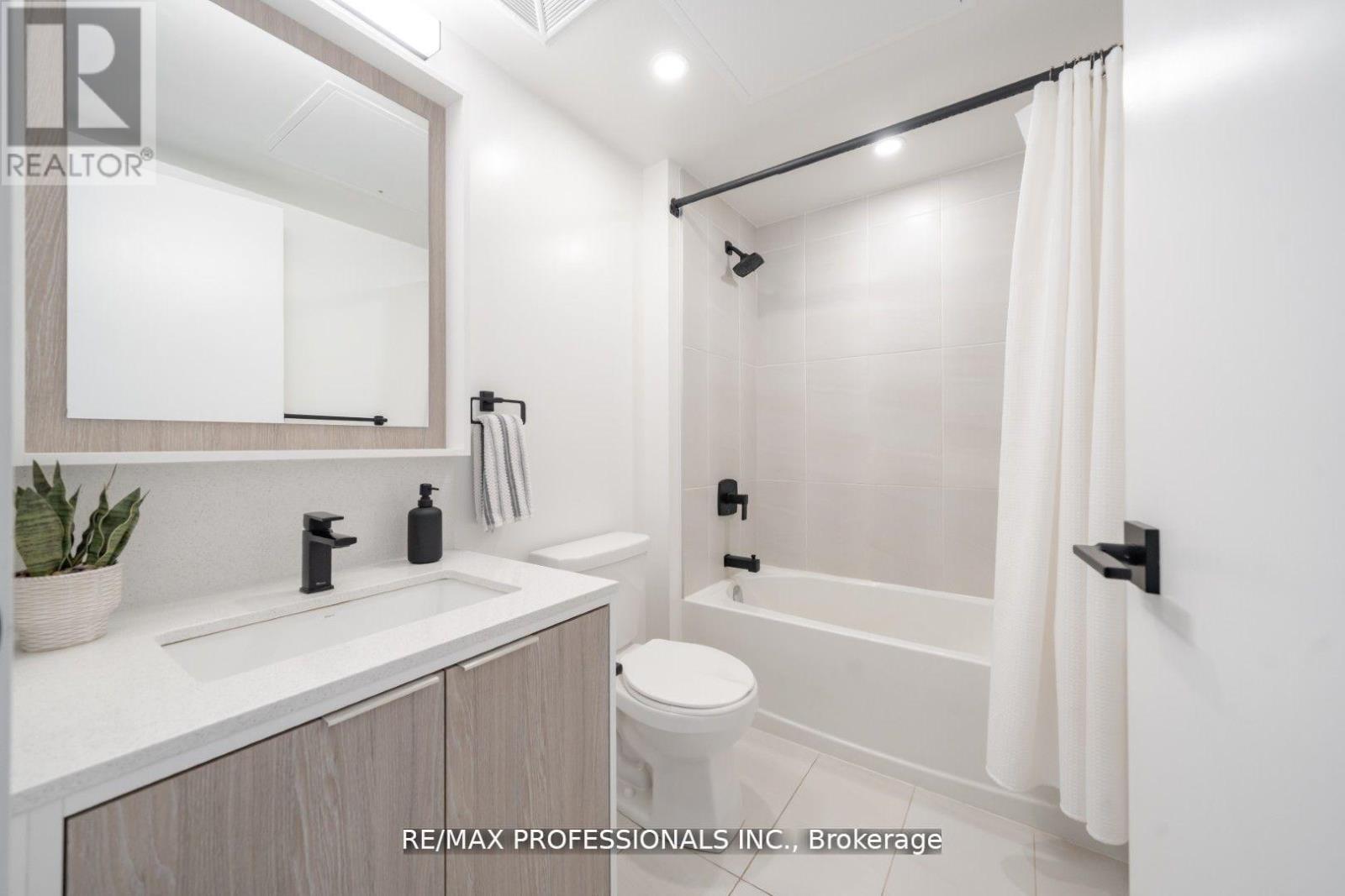 305 - 36 Zorra Street, Toronto, Ontario  M8Z 0G5 - Photo 13 - W12738152