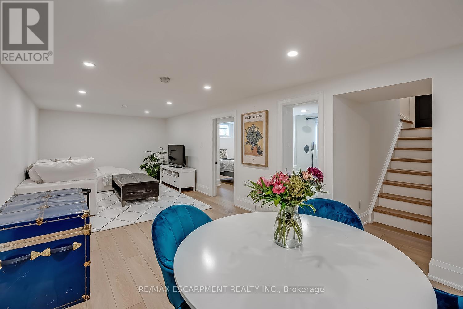 564 Maplehill Drive, Burlington, Ontario  L7N 2W3 - Photo 26 - W12738158