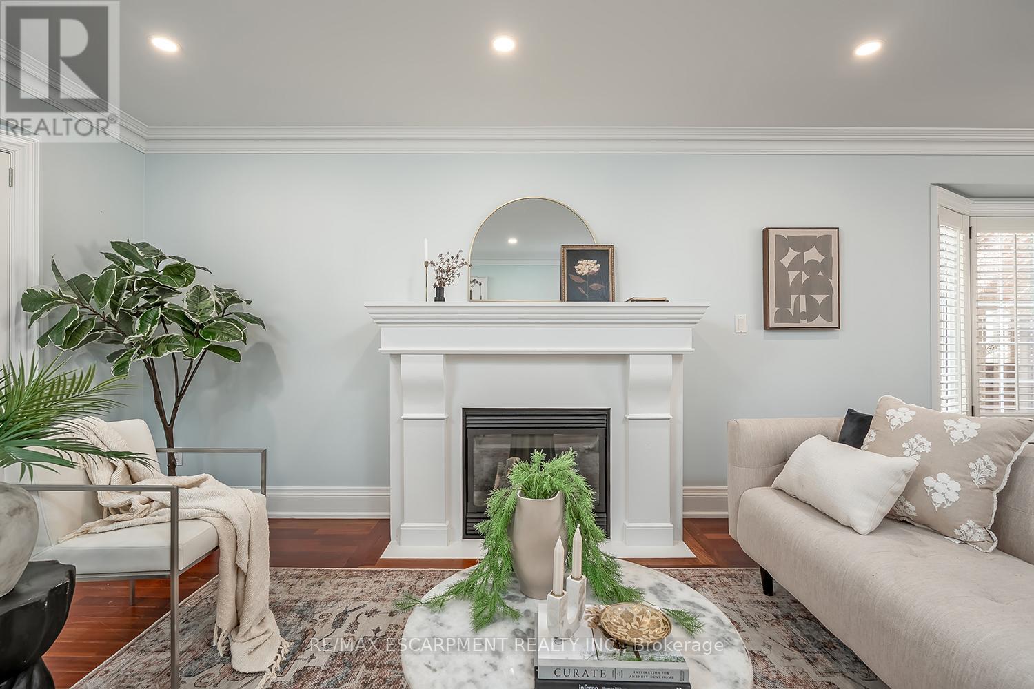 2428 Lakeshore Road, Burlington, Ontario  L7R 1C1 - Photo 7 - W12738160