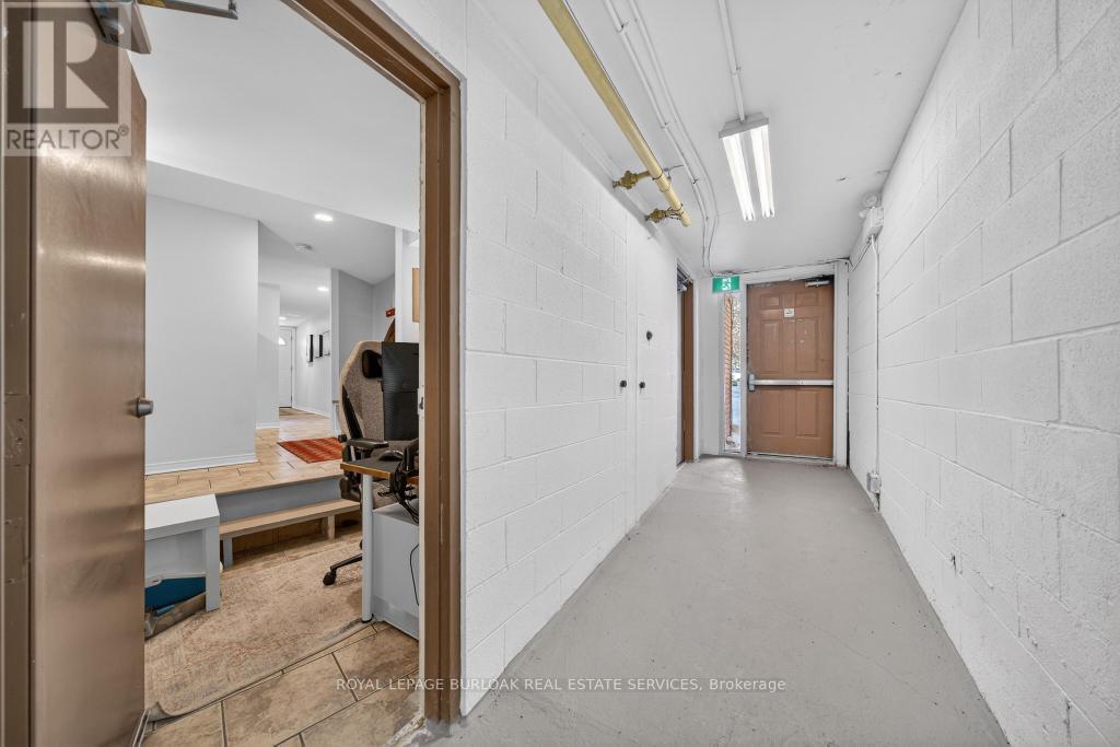 702 - 895 Maple Avenue, Burlington, Ontario  L7S 2H7 - Photo 13 - W12738194