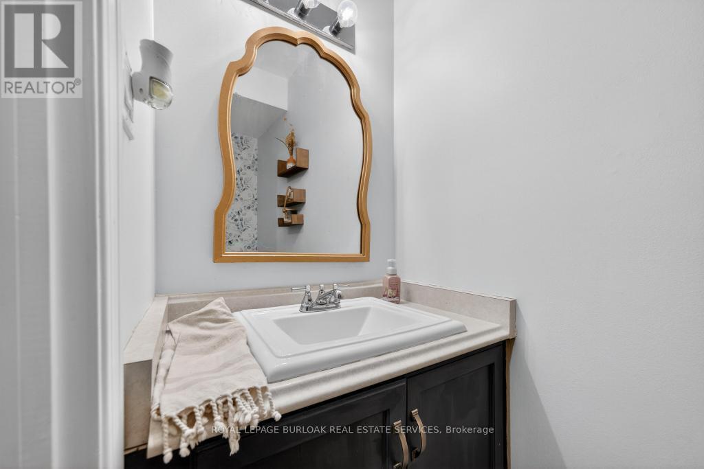 702 - 895 Maple Avenue, Burlington, Ontario  L7S 2H7 - Photo 8 - W12738194