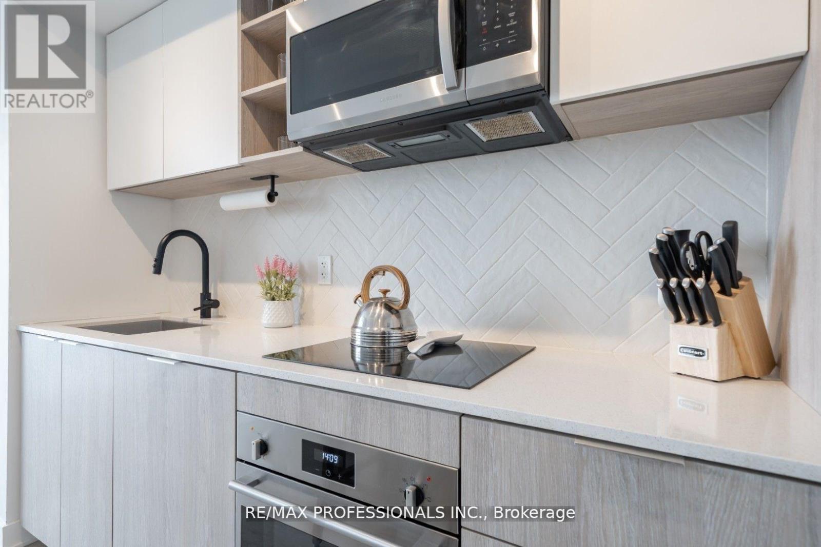 305 - 36 Zorra Street, Toronto, Ontario  M8Z 0G5 - Photo 10 - W12738200