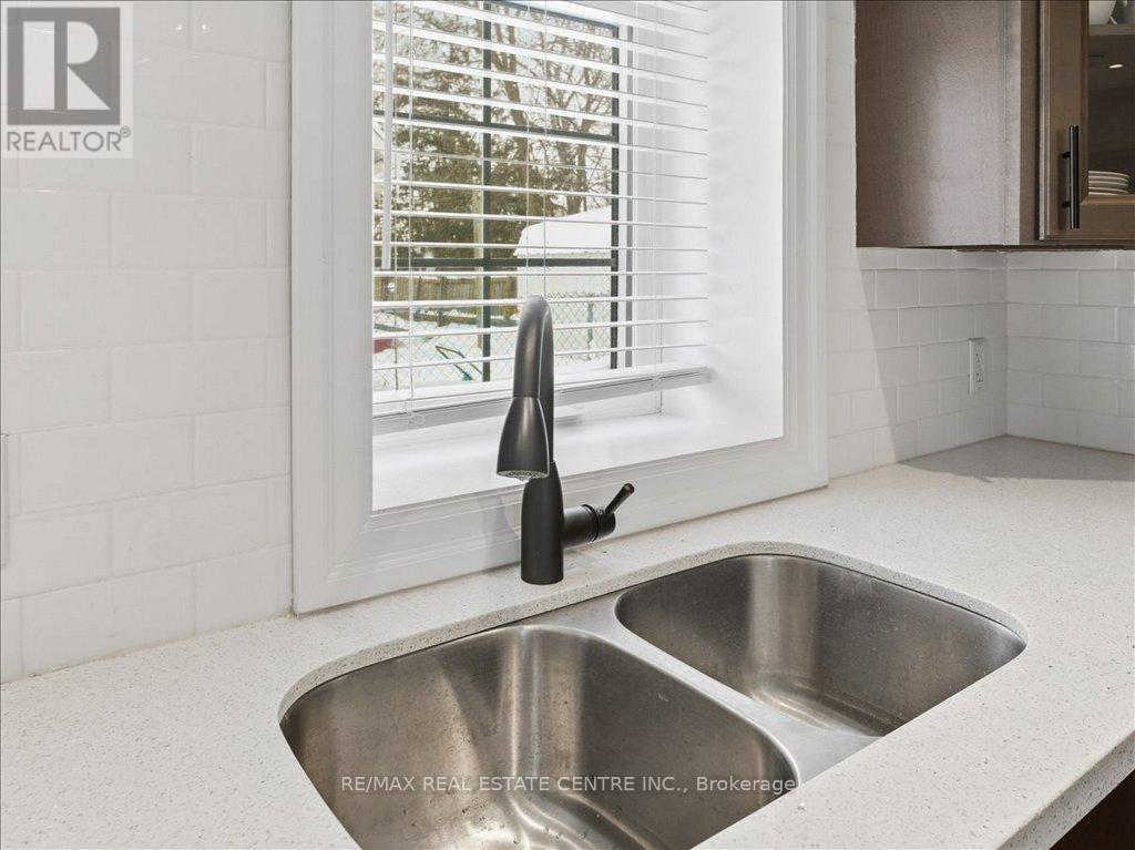 410 Oak Street, Milton, Ontario  L9T 1J1 - Photo 13 - W12738224