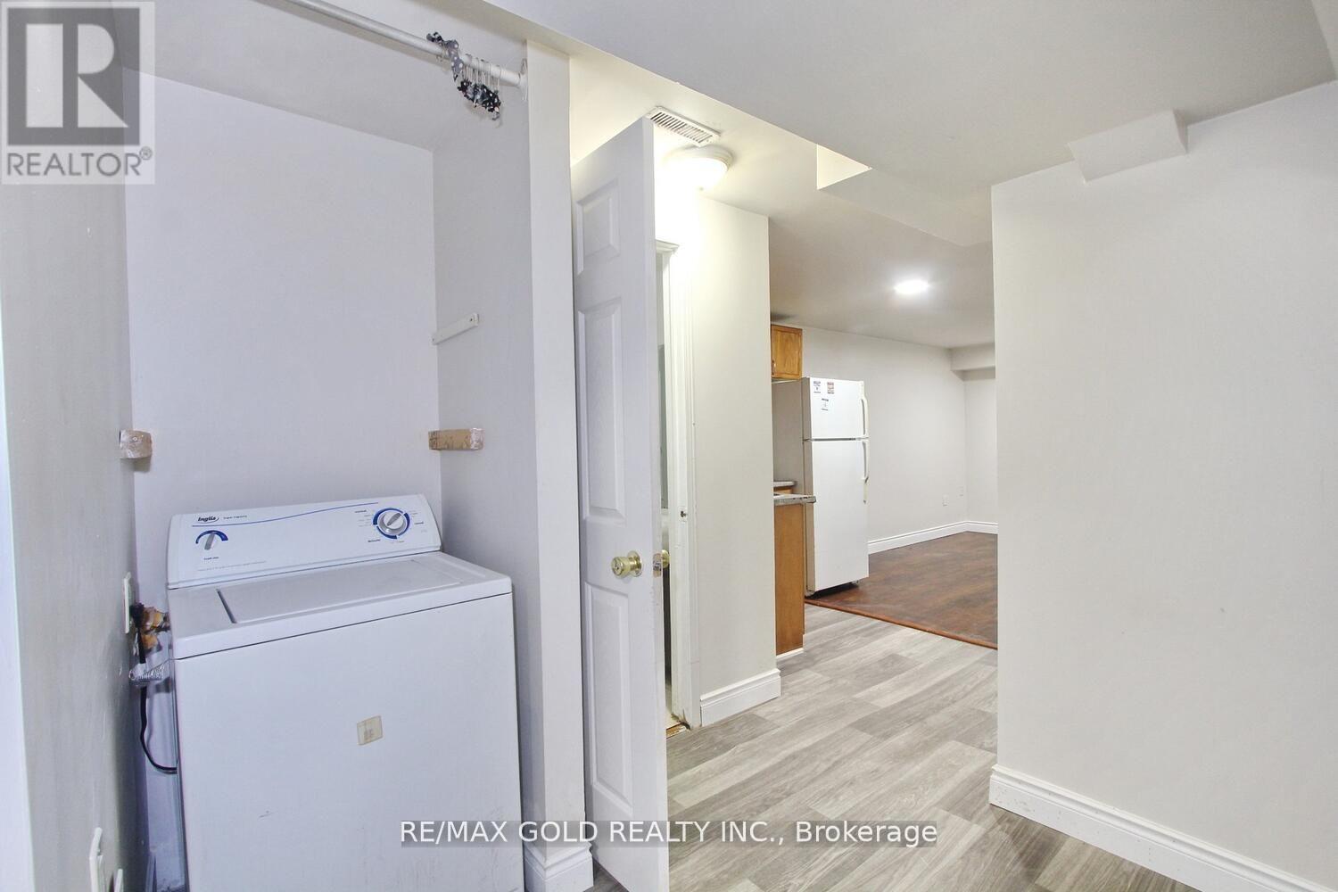 96 Lauraglen Crescent, Brampton, Ontario  L6Y 5A6 - Photo 31 - W12738244