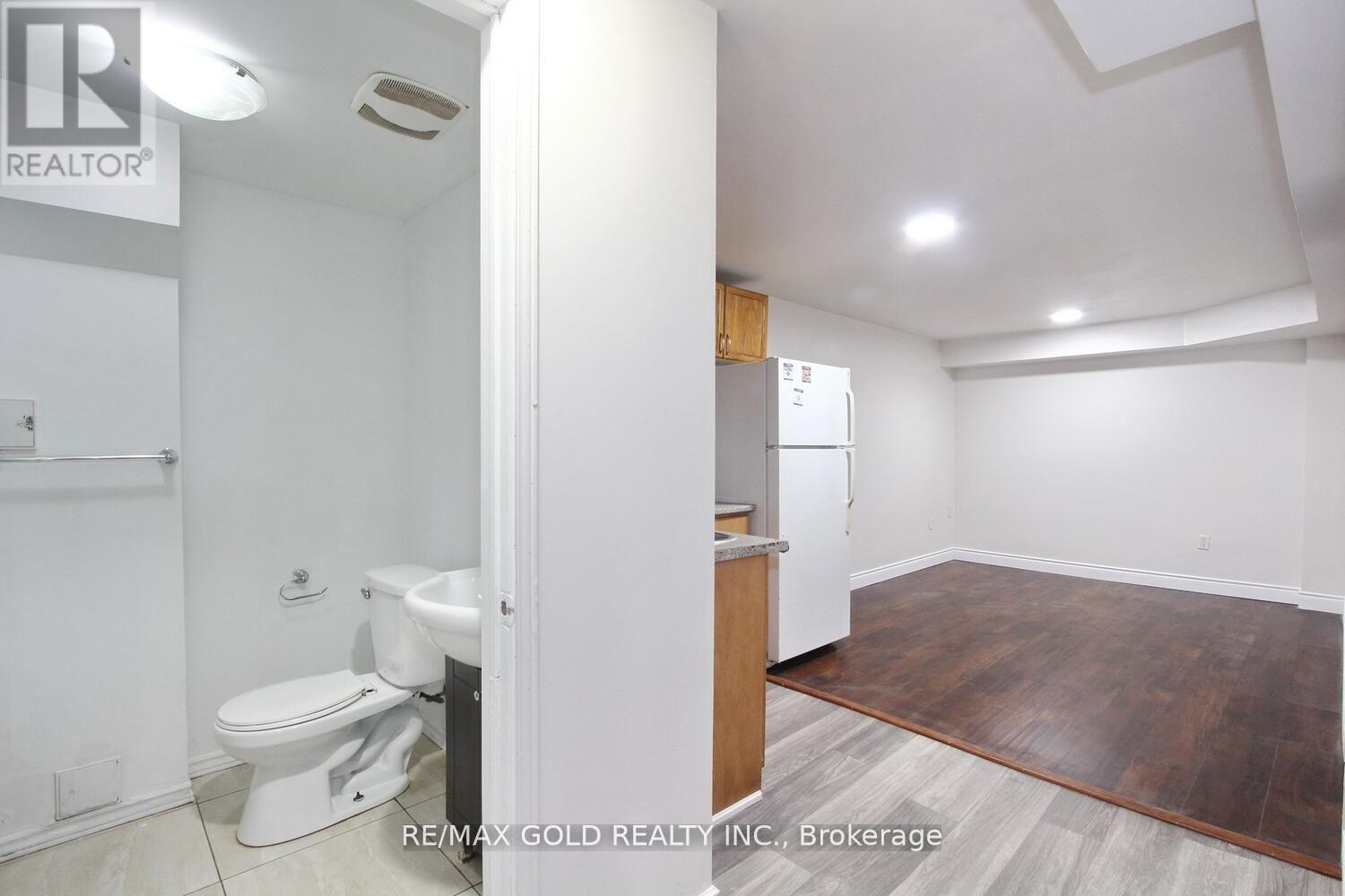 96 Lauraglen Crescent, Brampton, Ontario  L6Y 5A6 - Photo 32 - W12738244