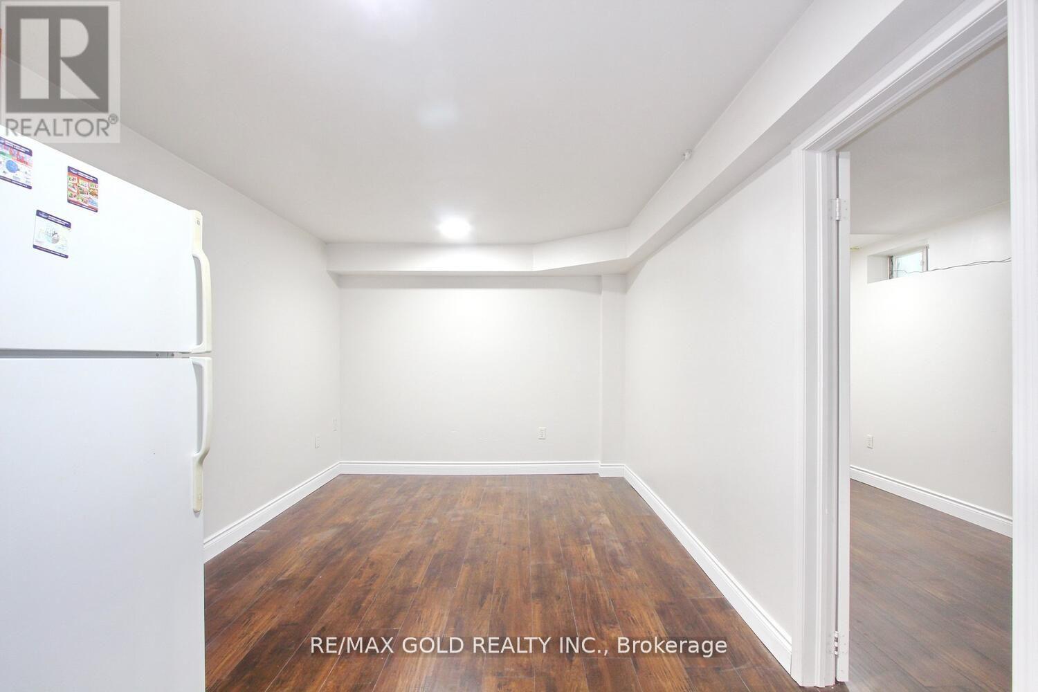 96 Lauraglen Crescent, Brampton, Ontario  L6Y 5A6 - Photo 35 - W12738244