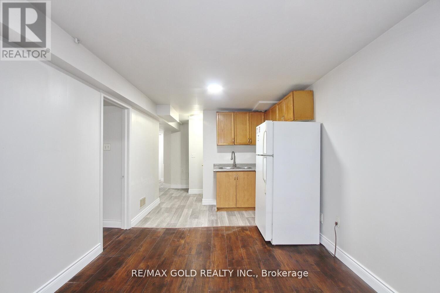 96 Lauraglen Crescent, Brampton, Ontario  L6Y 5A6 - Photo 37 - W12738244