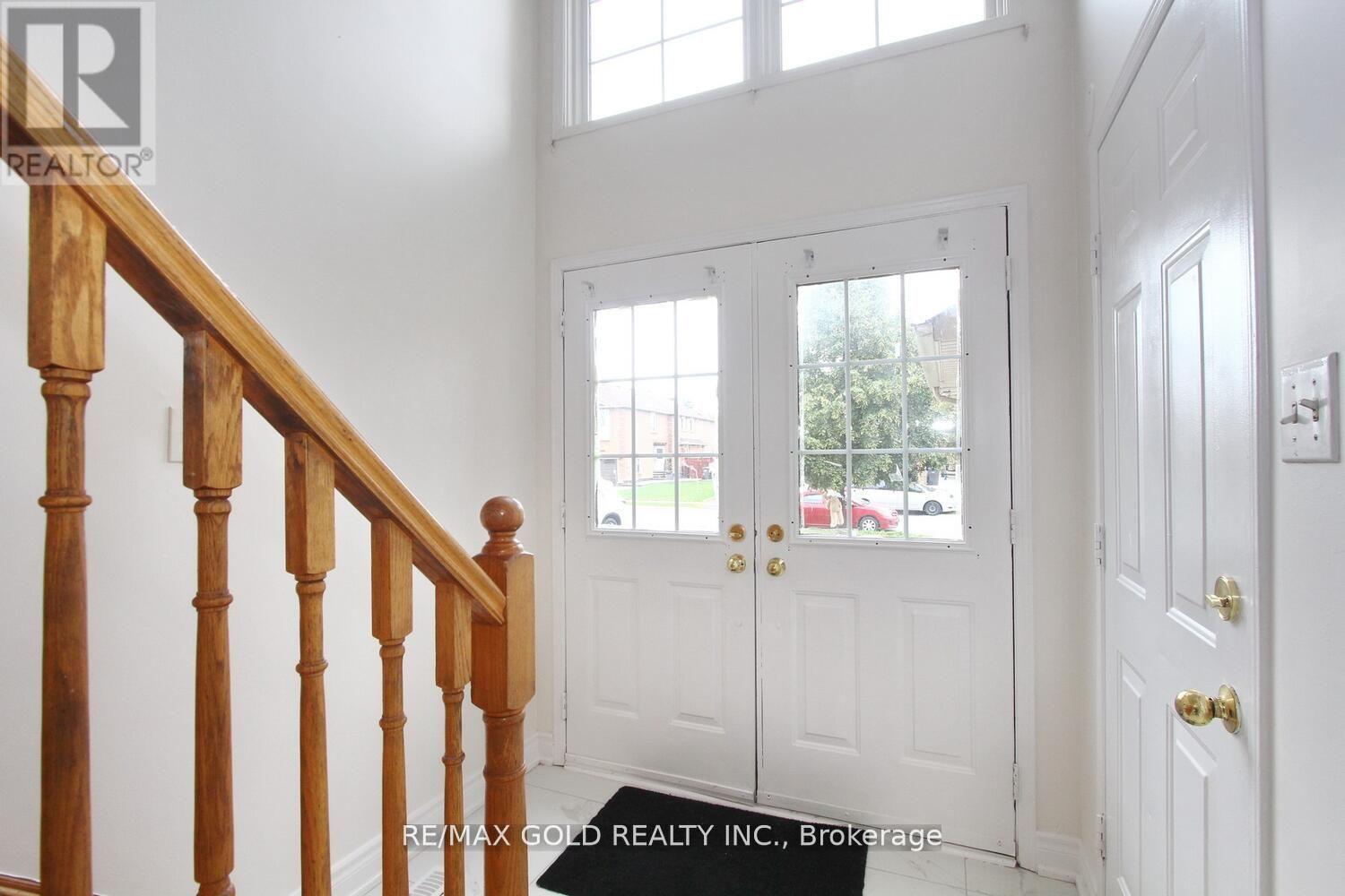 96 Lauraglen Crescent, Brampton, Ontario  L6Y 5A6 - Photo 6 - W12738244