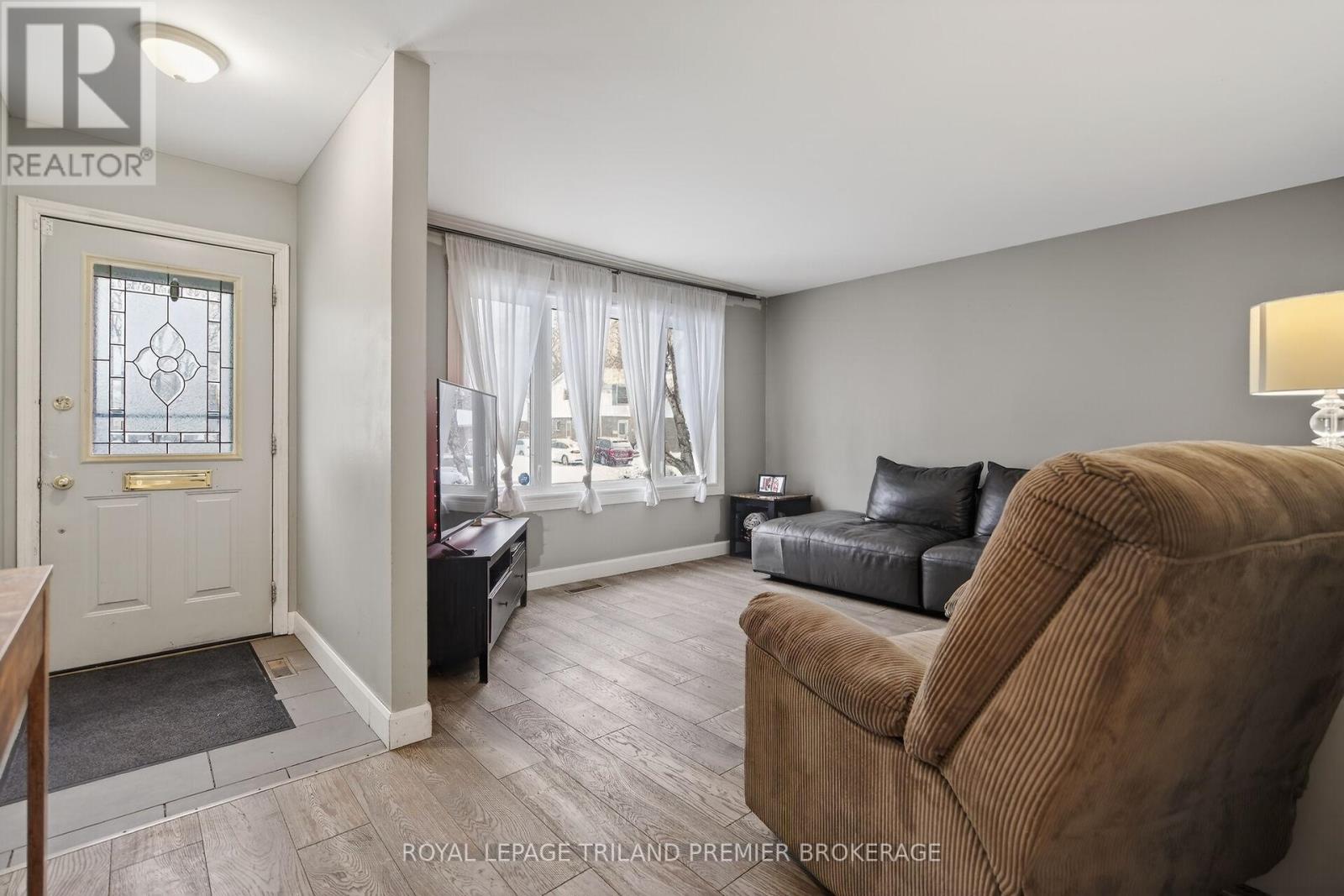 816 Dundalk Drive, London South, Ontario  N6C 3V2 - Photo 4 - X12738370