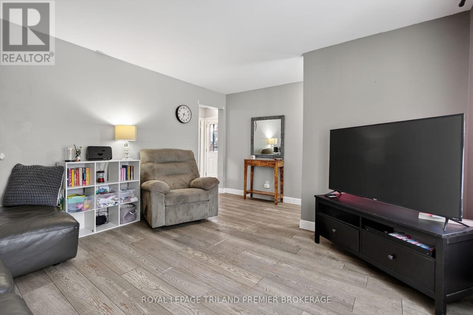 816 Dundalk Drive, London South, Ontario  N6C 3V2 - Photo 7 - X12738370