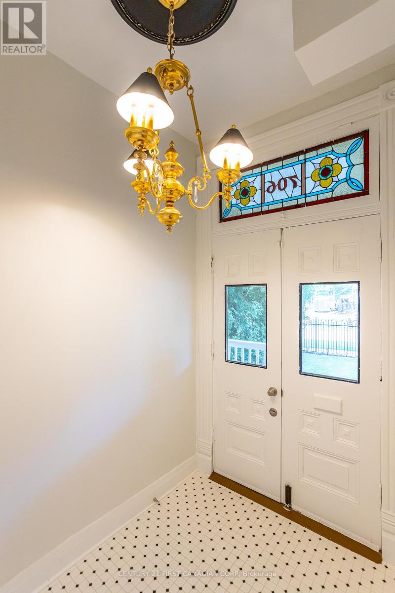 1 - 706 Waterloo Street, London East, Ontario  N6A 3V9 - Photo 2 - X12738386