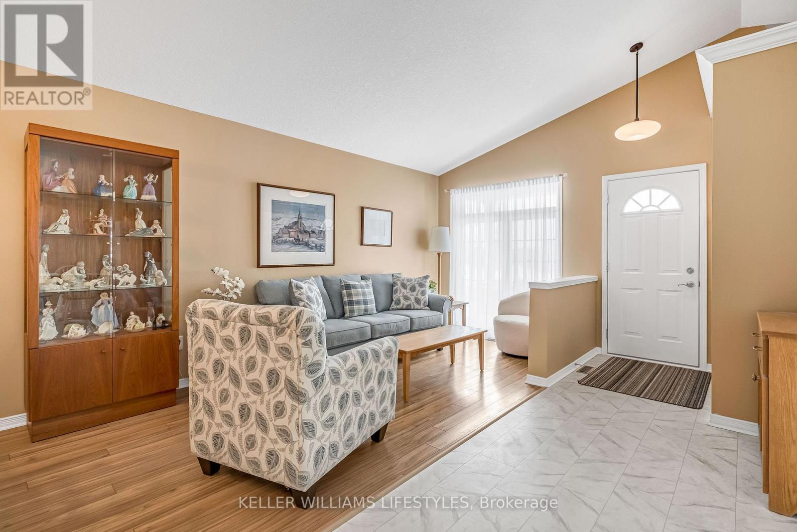 1423 South Wenige Drive, London North, Ontario  N5X 4N1 - Photo 3 - X12738422