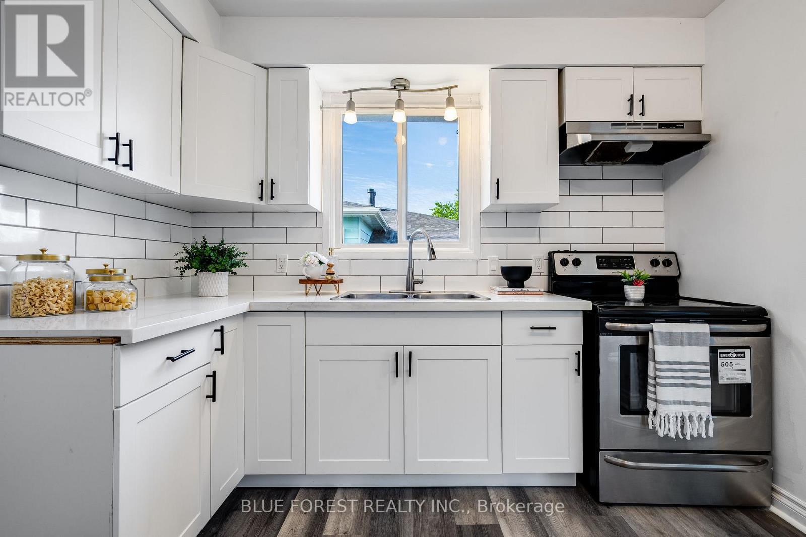 69 Bridlepath Road, Chatham-Kent, Ontario  N8A 4Y2 - Photo 3 - X12738462