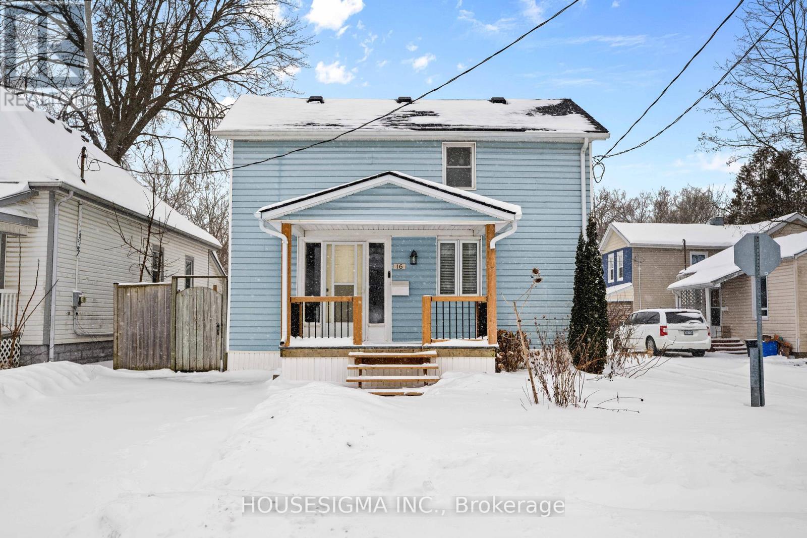 16 Centre Street, St. Thomas, Ontario  N5R 2Z2 - Photo 1 - X12738468